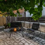 Beachside Apartment-1
