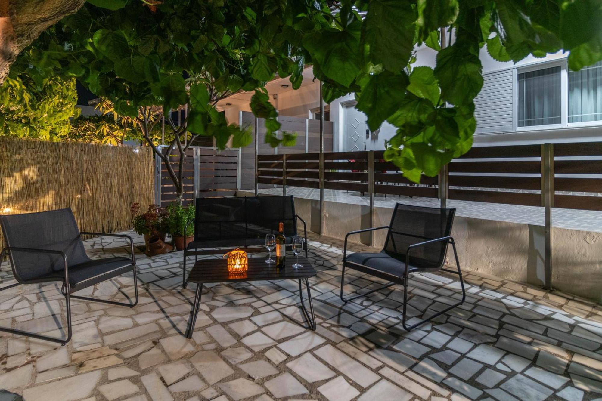Leilighet Beachside Apartment-1