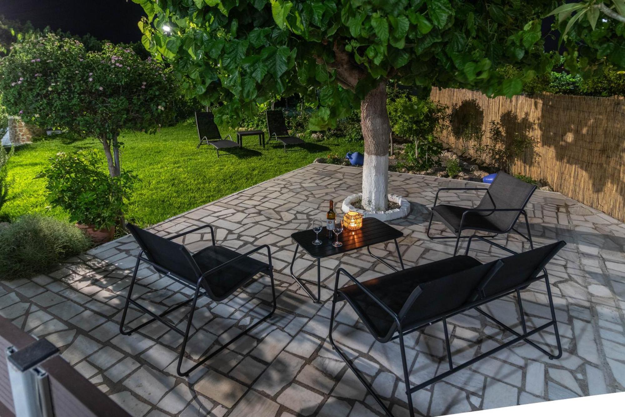 Beachside Apartment-1 *